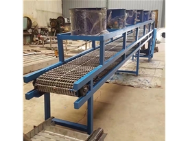 降溫傳送帶，風(fēng)冷輸送機(jī)，給高溫?zé)峒t鍛造件降溫的鏈條片輸送機(jī)